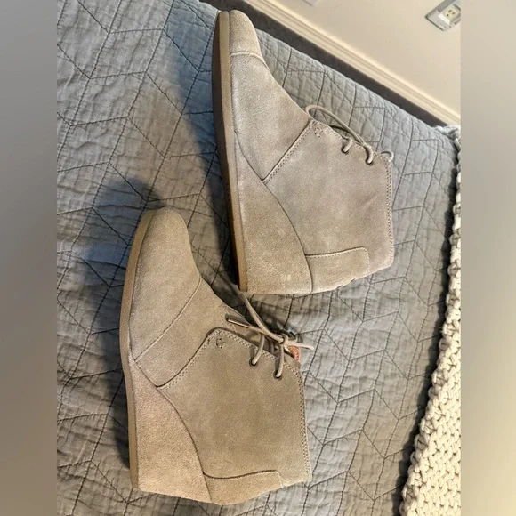 Tom’s Lace-Up Wedges - Picture 4 of 8